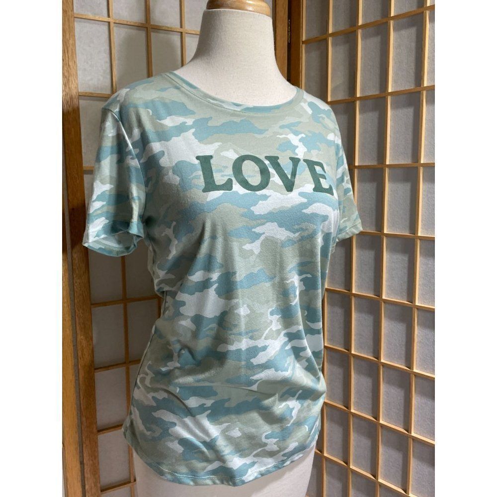 Nine West Sm Green Camo LOVE Graphic T-Shirt Soft Cotton Blend Tee